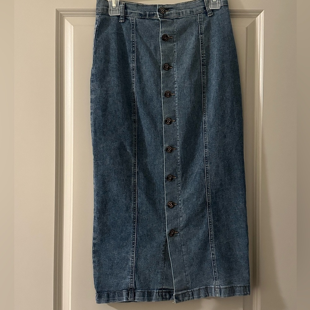 A-LINE STLE BUTTON DOWN MIDI JEAN SKIRT